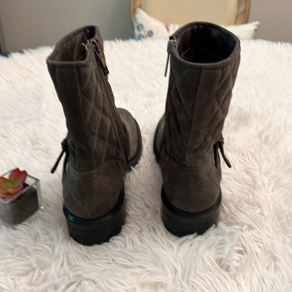 NEW $525 AQUATALIA Leva Smoke quilted waterproof boots women size 8 - Picture 7 of 8